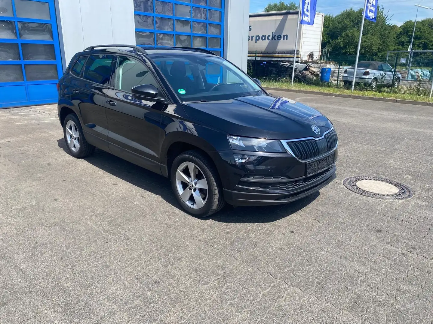 Skoda Karoq 1.6 TDI Ambition Schwarz - 2