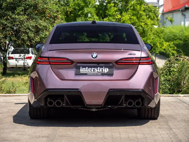 BMW M5 view 5