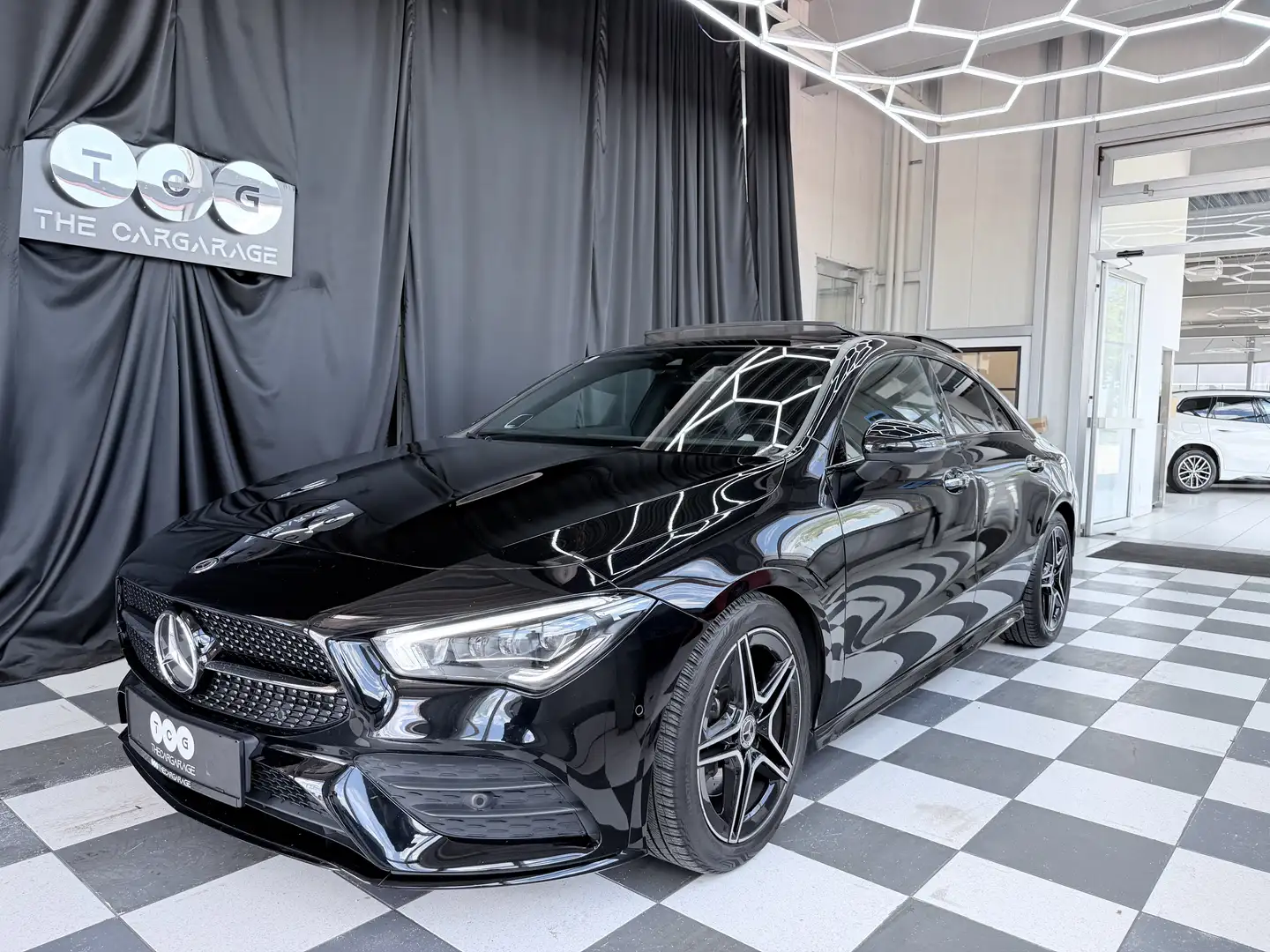 Mercedes-Benz CLA 200 CLA 200 d (118.312) Schwarz - 1