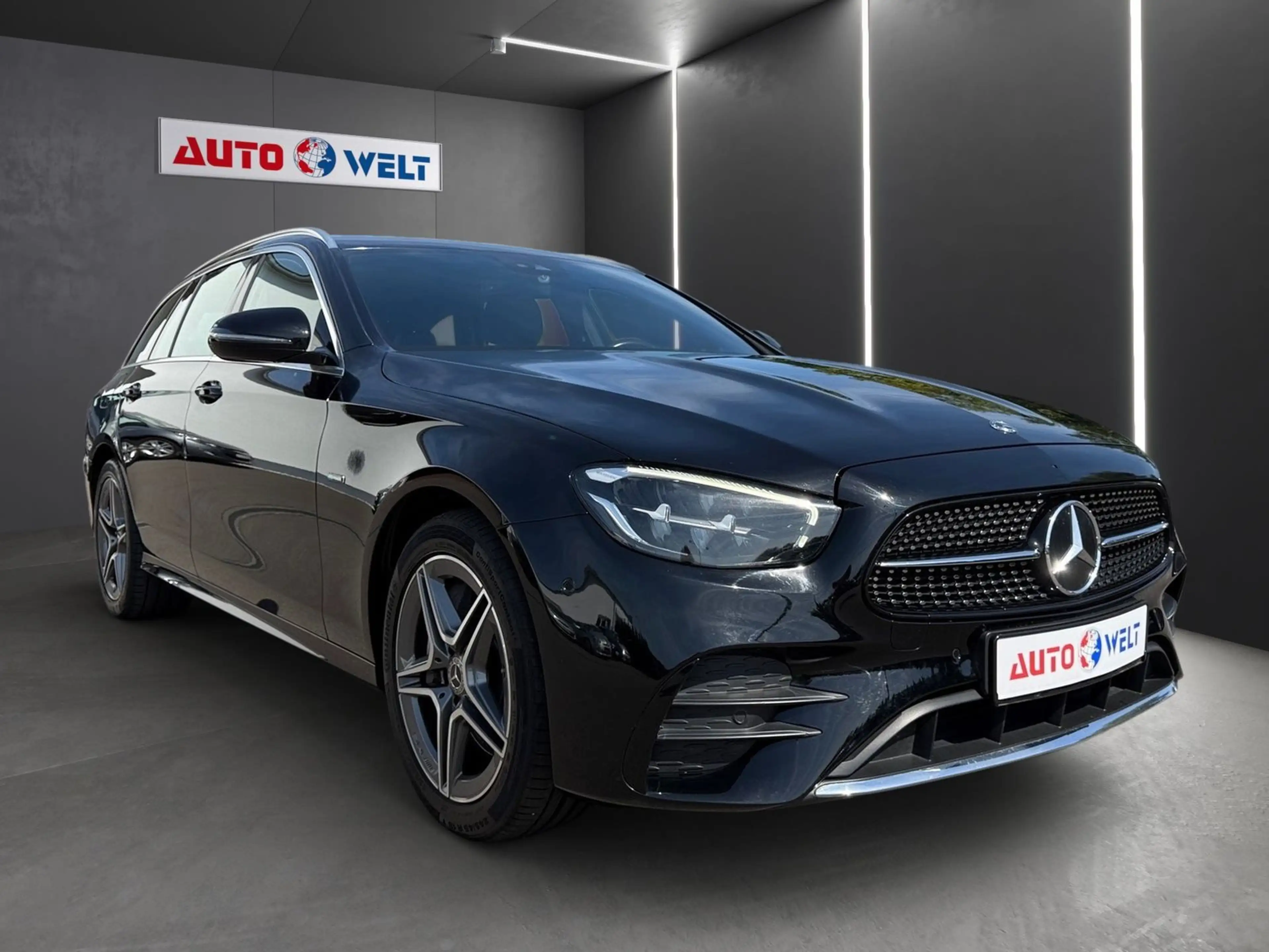 Mercedes-Benz E 300 E300 e T AMG Line LED Kamera Standheizung Navi — photo 2