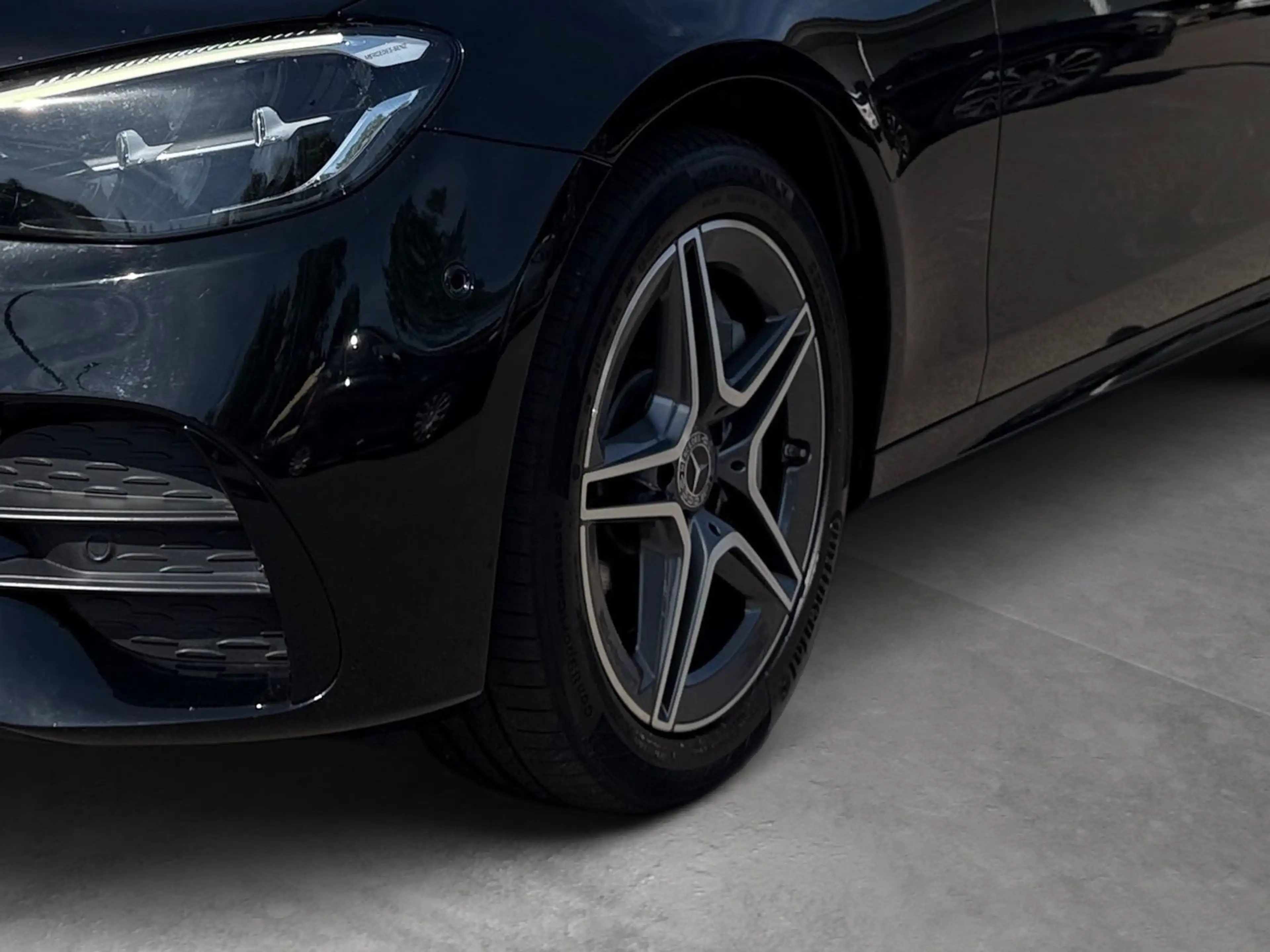 Mercedes-Benz E 300 E300 e T AMG Line LED Kamera Standheizung Navi — photo 8