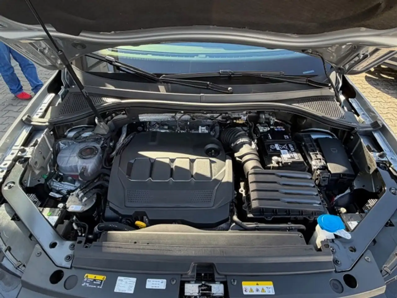 Volkswagen Tiguan Allspace BJ 2.0 TDI DSG R-Line 16