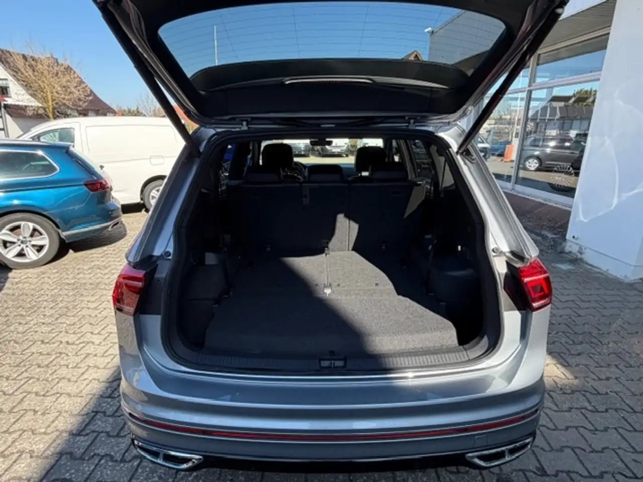 Volkswagen Tiguan Allspace BJ 2.0 TDI DSG R-Line 9