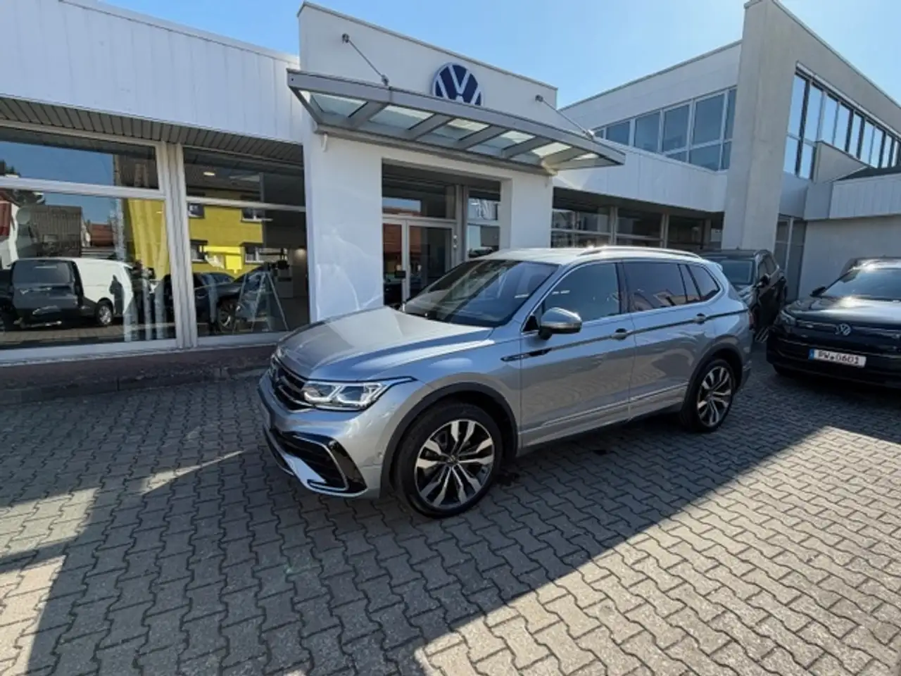 Volkswagen Tiguan Allspace BJ 2.0 TDI DSG R-Line 2