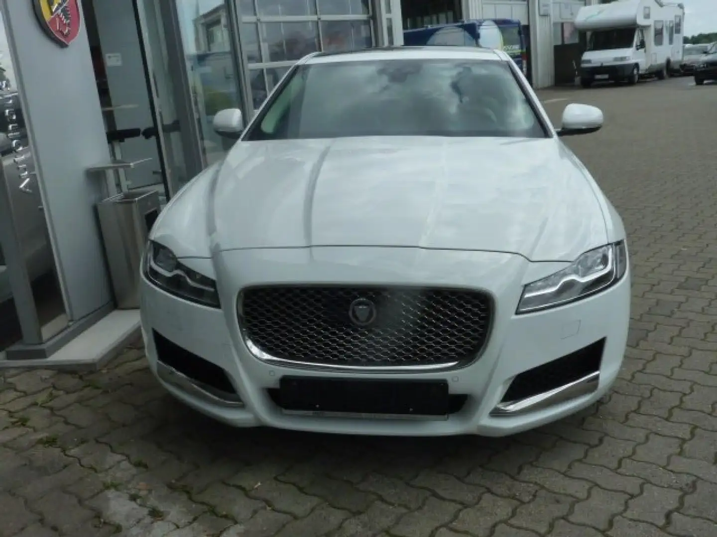 Jaguar XF Portfolio Blanc - 2