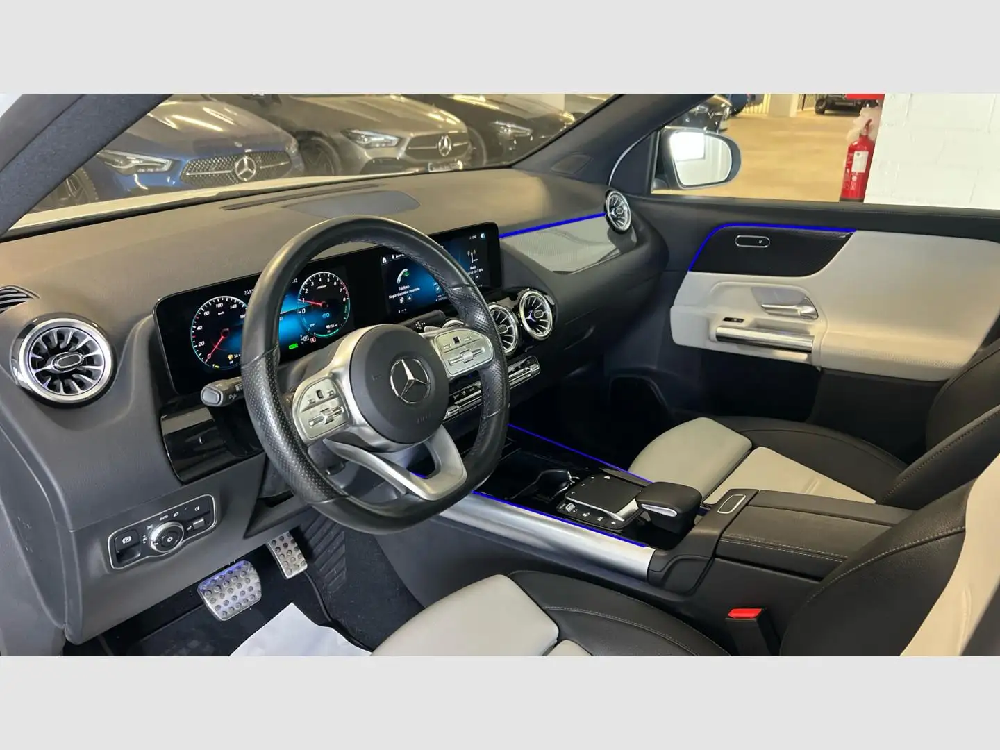 Mercedes-Benz GLA 250 e AMG Line - 2