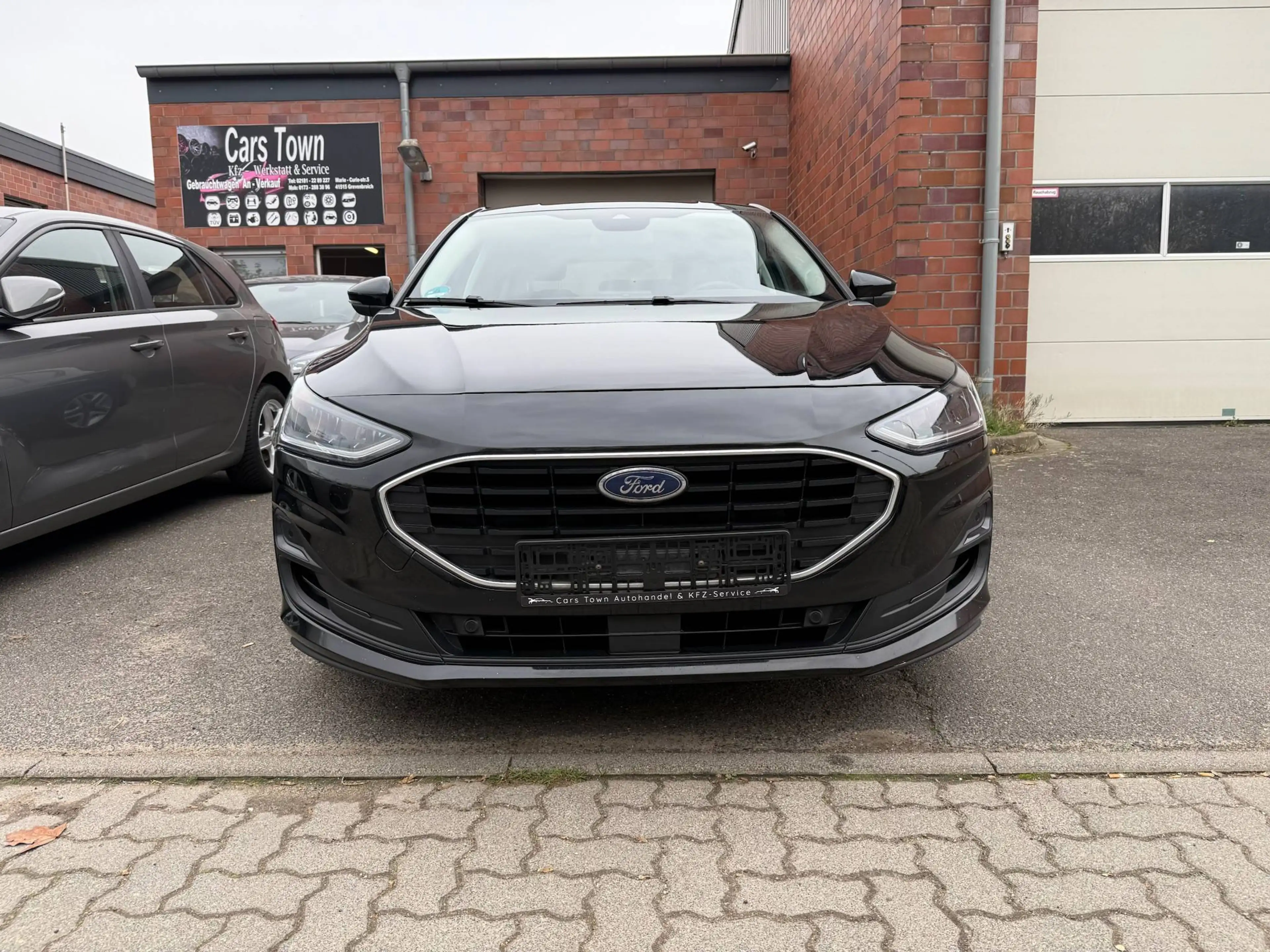 Ford Focus Cool & Connect LED, Carplay, Navi 1. Hand — photo 2