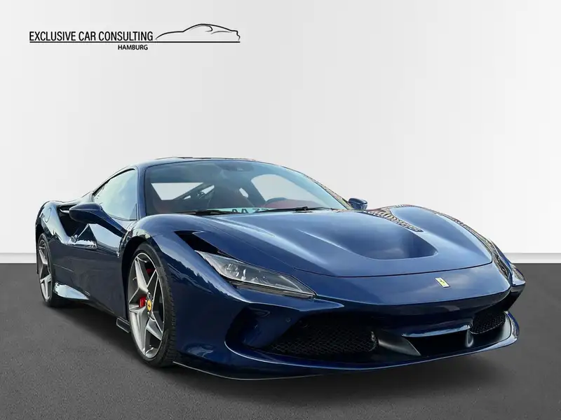 FERRARI F8