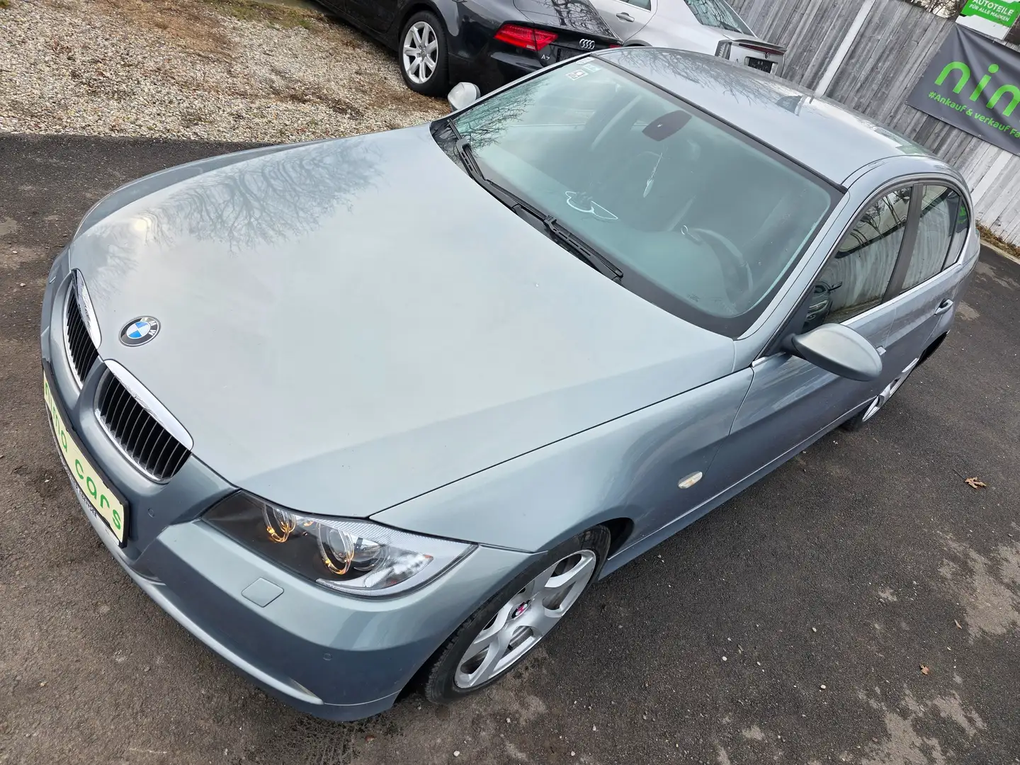 BMW 325 325i xDrive Grau - 2