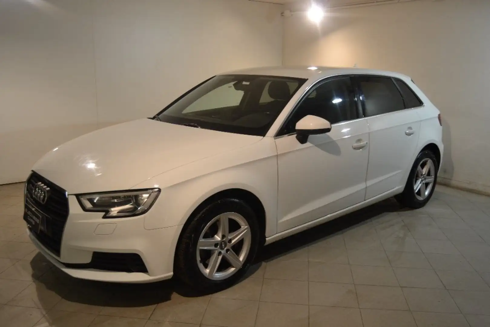 Audi A3 SPB 1.6 TDI 116 CV S tronic Business Bianco - 1