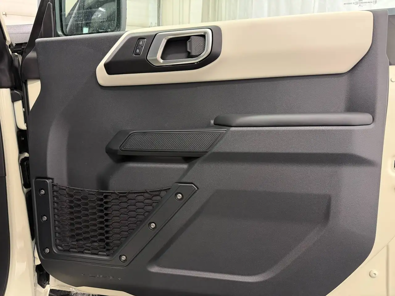 Ford Bronco photo Ford Bronco