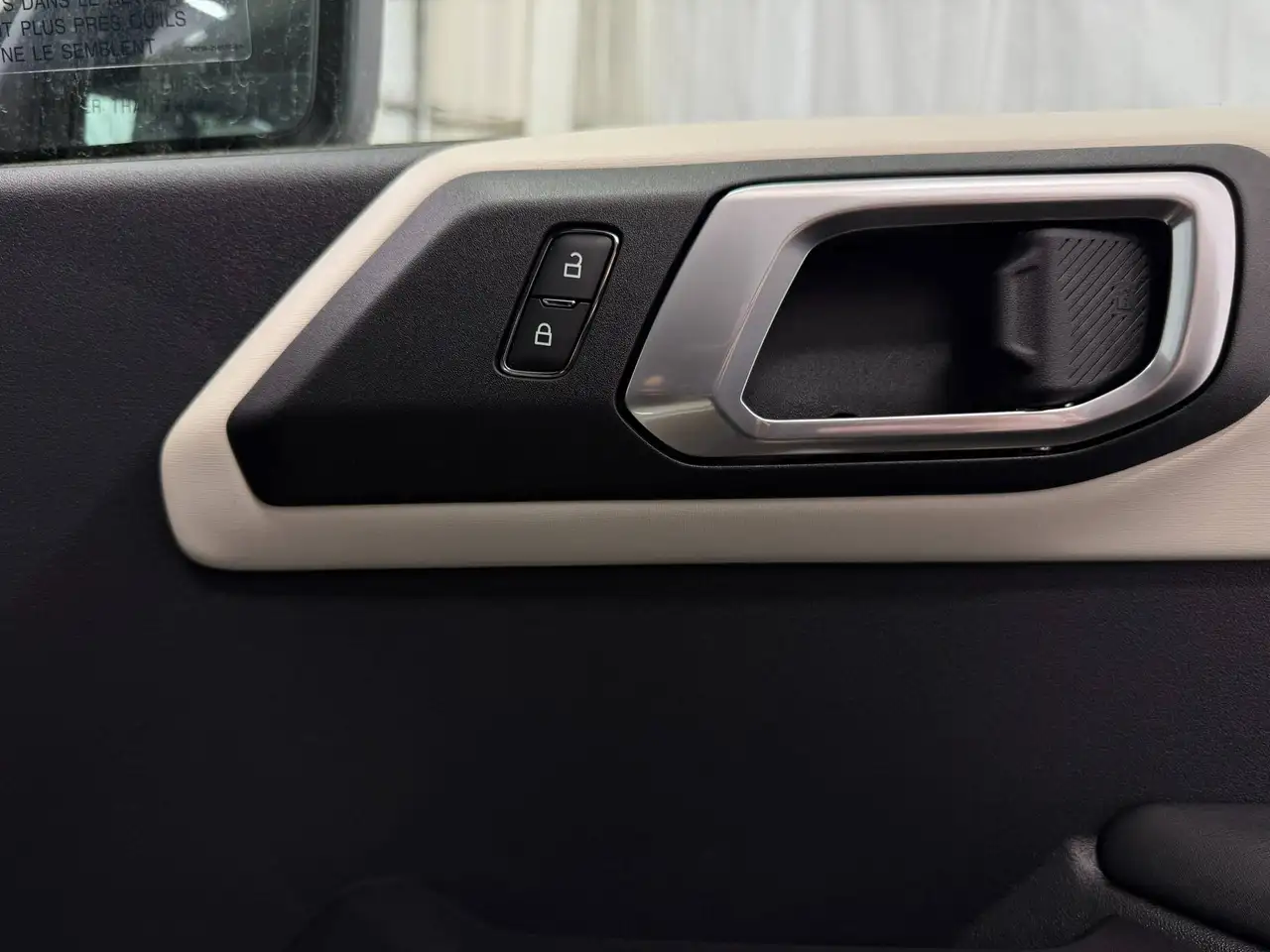 Ford Bronco photo Ford Bronco