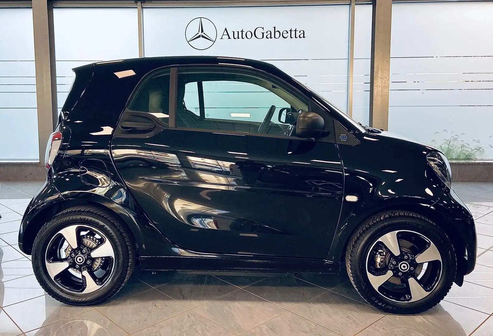 smart forTwo EQ Passion Plus Pack Japan 22kW Noir - 1