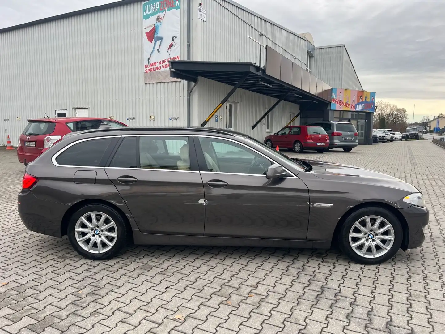 BMW 520 F11 520d Touring  135 KW 184 PS Bi-Xenon NAVI  ! Braun - 1