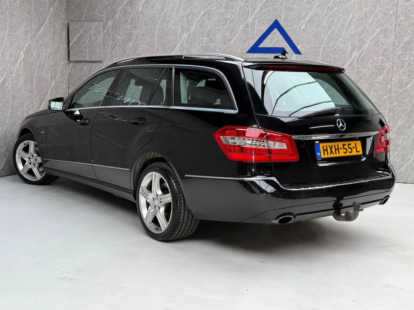 Mercedes-Benz E 350 Estate CGI Avantgarde 4-Matic / Full Option Schwarz - 2