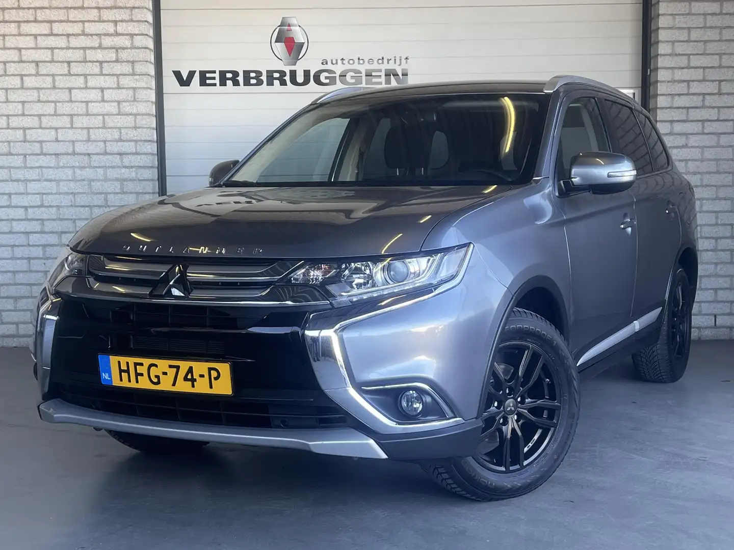 Mitsubishi Outlander 2.0 Business Edition | 17" LMV | Carplay | Cruise Grau - 1