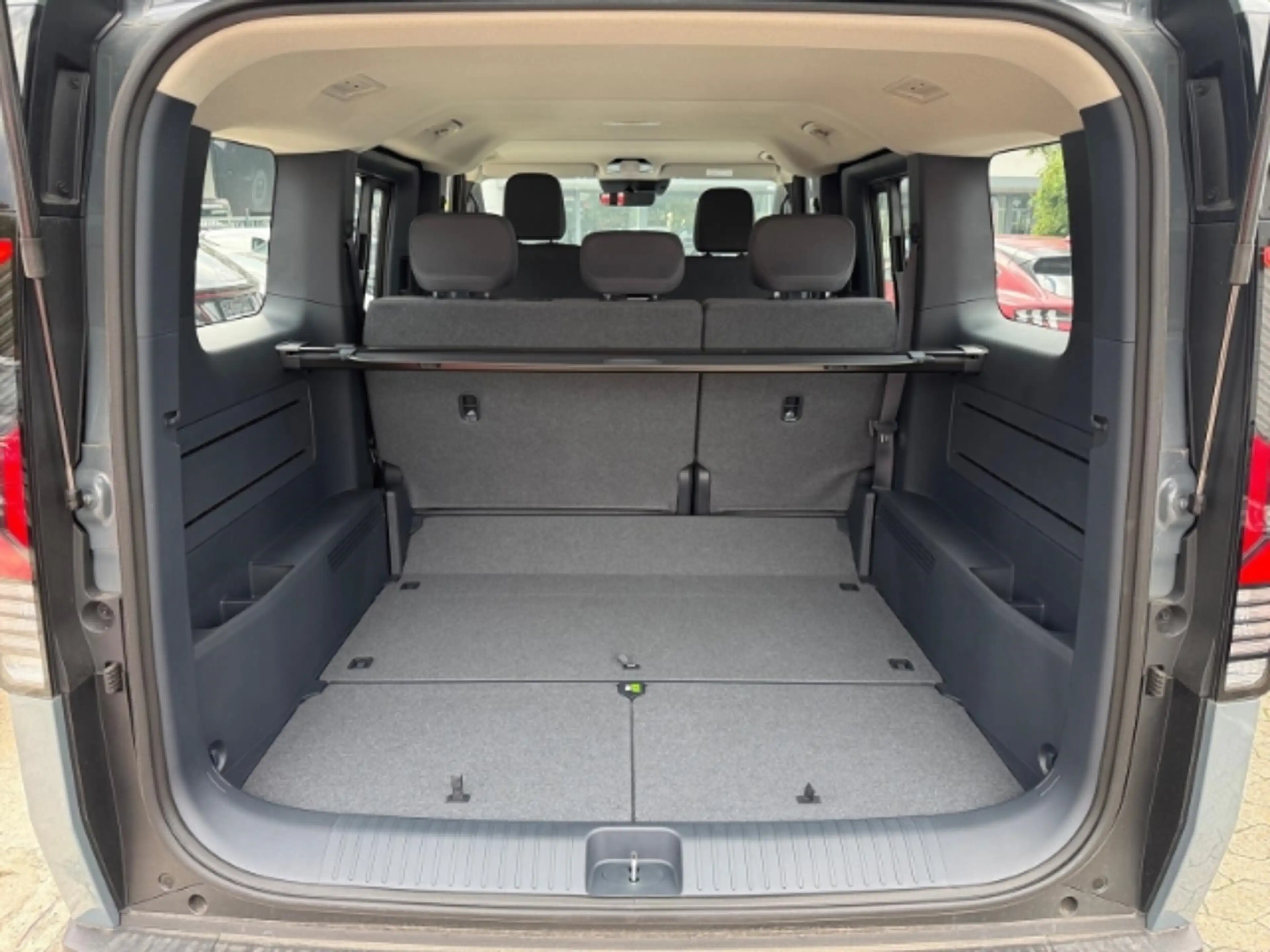 Kia PV5 Passenger Passenger Elite 71,0 kWh 2-3-0 WÄRMEPUMPE,360°KAME — photo 12