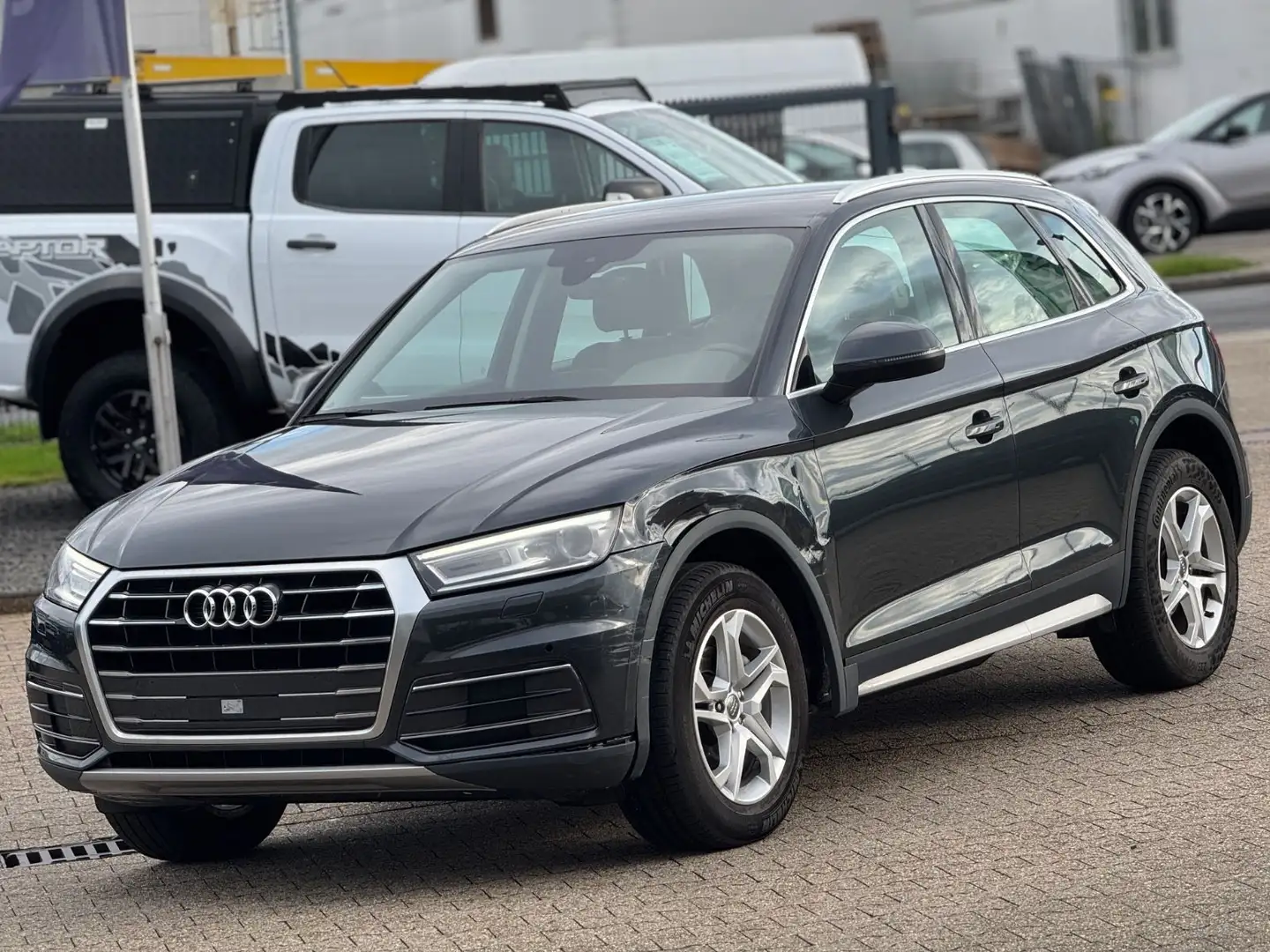 Audi Q5 2.0 TDI Euro6, Klimaaut.,Teilleder,Navi Grijs - 1