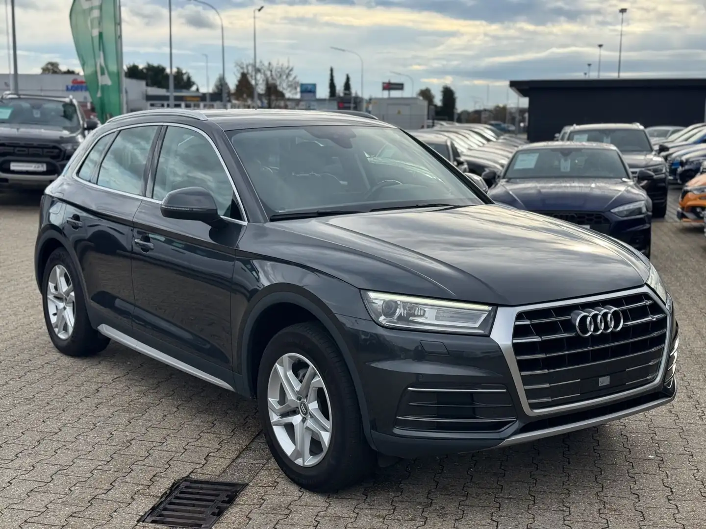 Audi Q5 2.0 TDI Euro6, Klimaaut.,Teilleder,Navi Grijs - 2