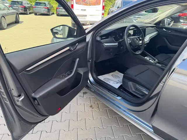 Skoda Octavia view 8