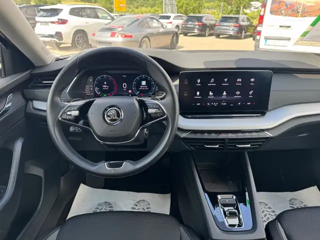 Skoda Octavia view 11