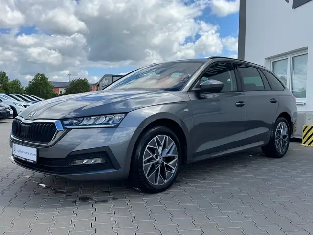 Skoda Octavia view 3