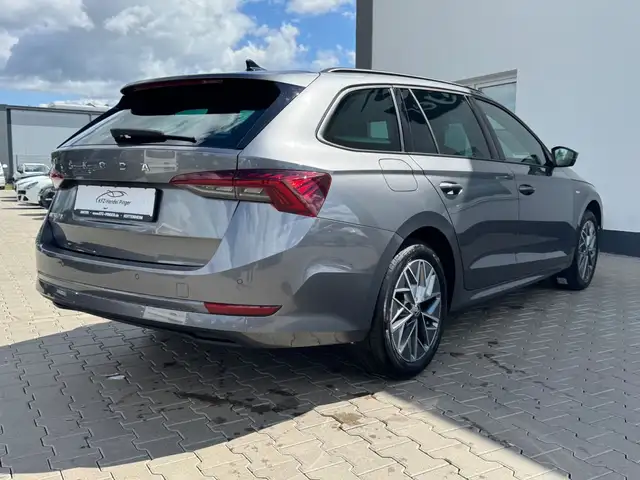 Skoda Octavia view 6