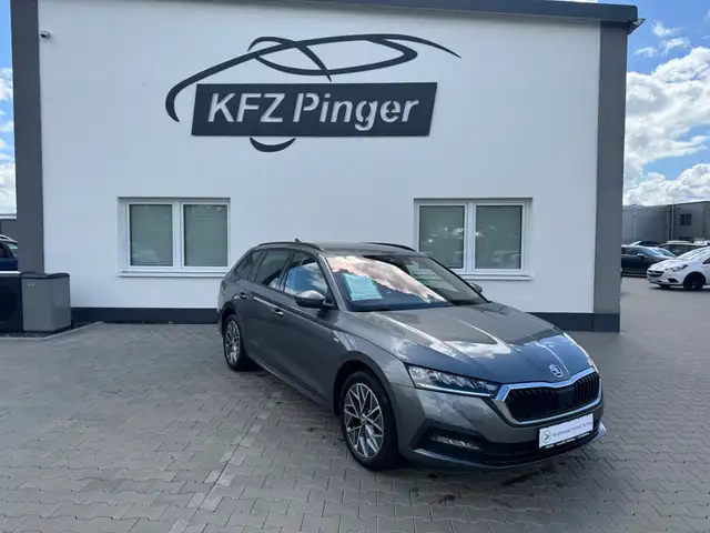 Skoda Octavia main image