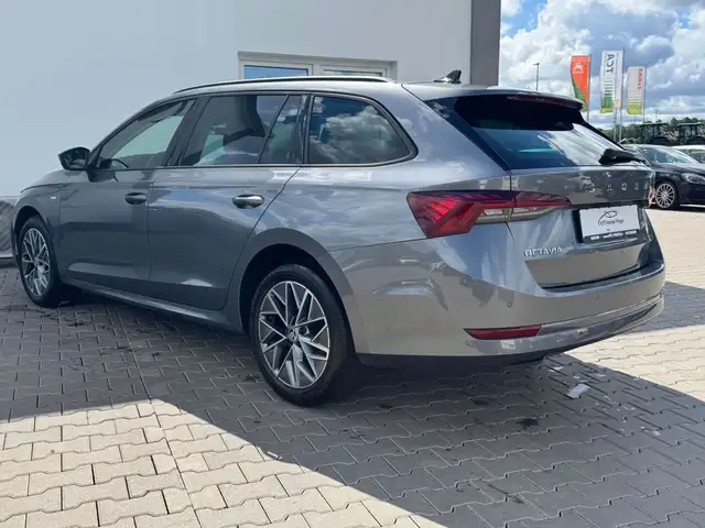 Skoda Octavia view 5