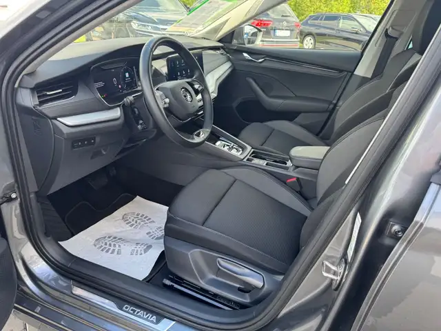 Skoda Octavia view 9