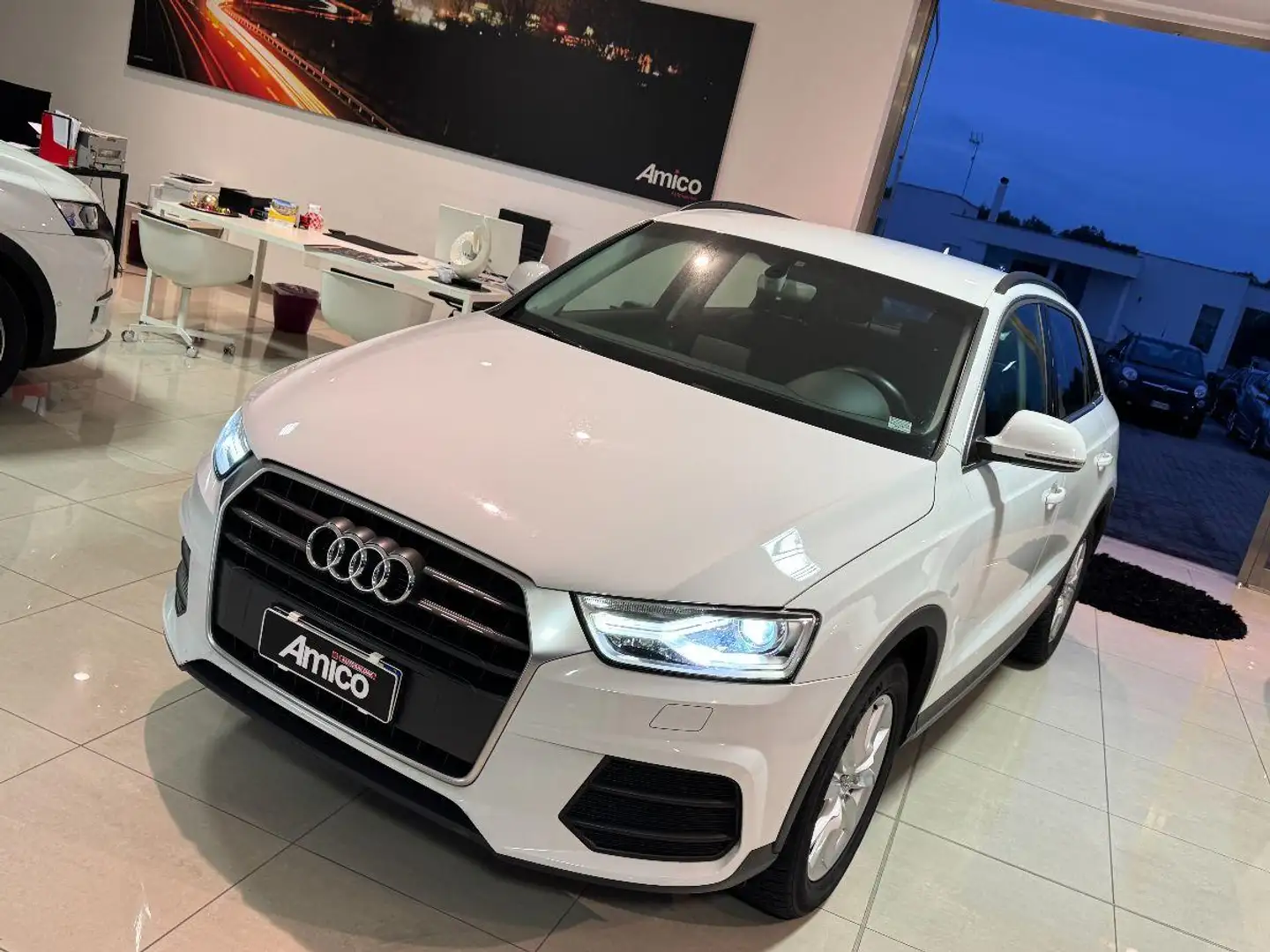 Audi Q3 2.0 TDI 150CV Design Led/Navi Bílá - 1