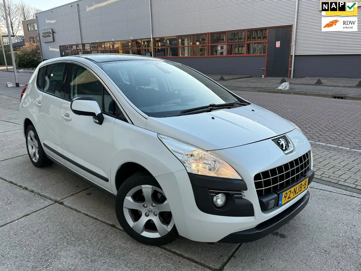 Peugeot 3008 1.6 THP ST GLAS DAK AUTOMAAT NAVI Clima Blanco - 1