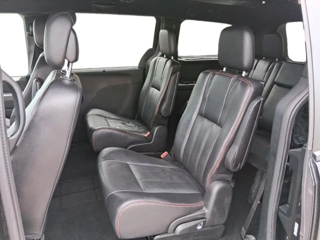 Dodge Grand Caravan photo Dodge Grand Caravan