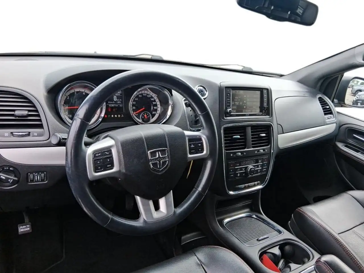 Dodge Grand Caravan photo Dodge Grand Caravan