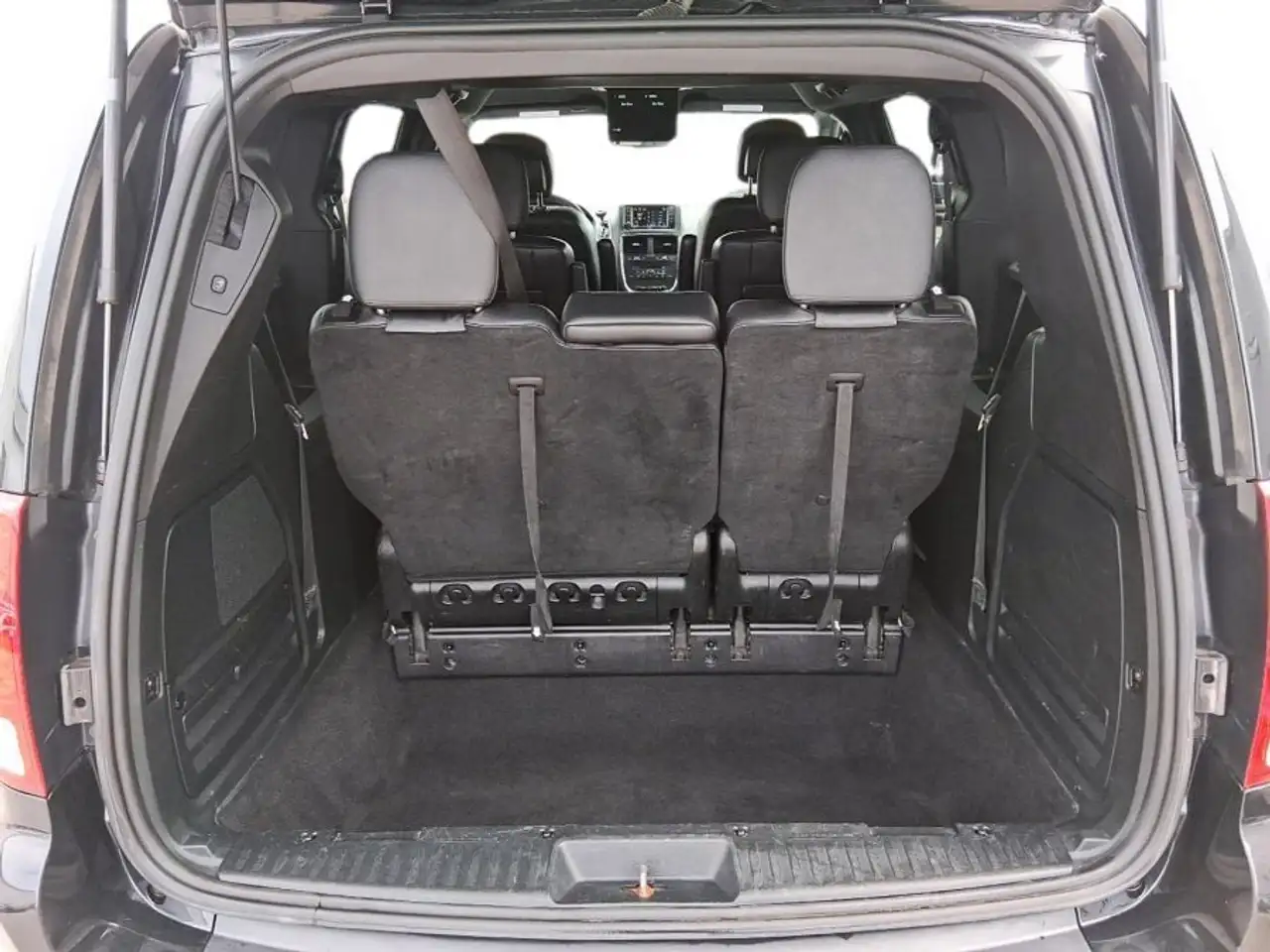 Dodge Grand Caravan photo Dodge Grand Caravan