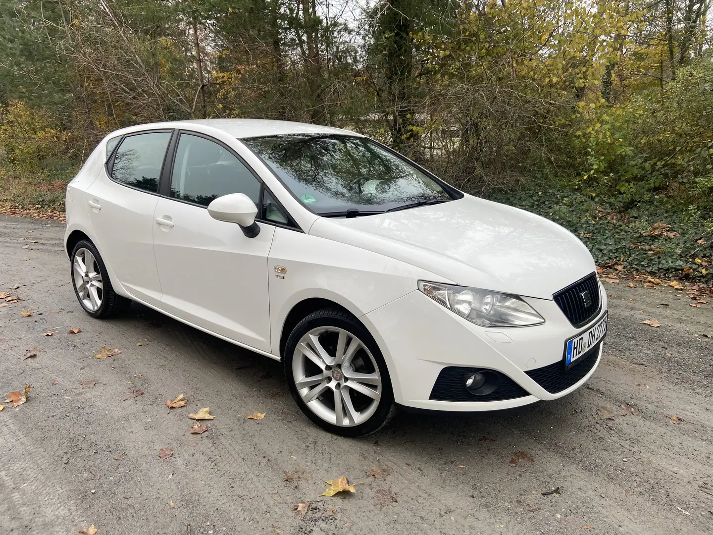 SEAT Ibiza Ibiza 1.2 TSI Sport Bílá - 1
