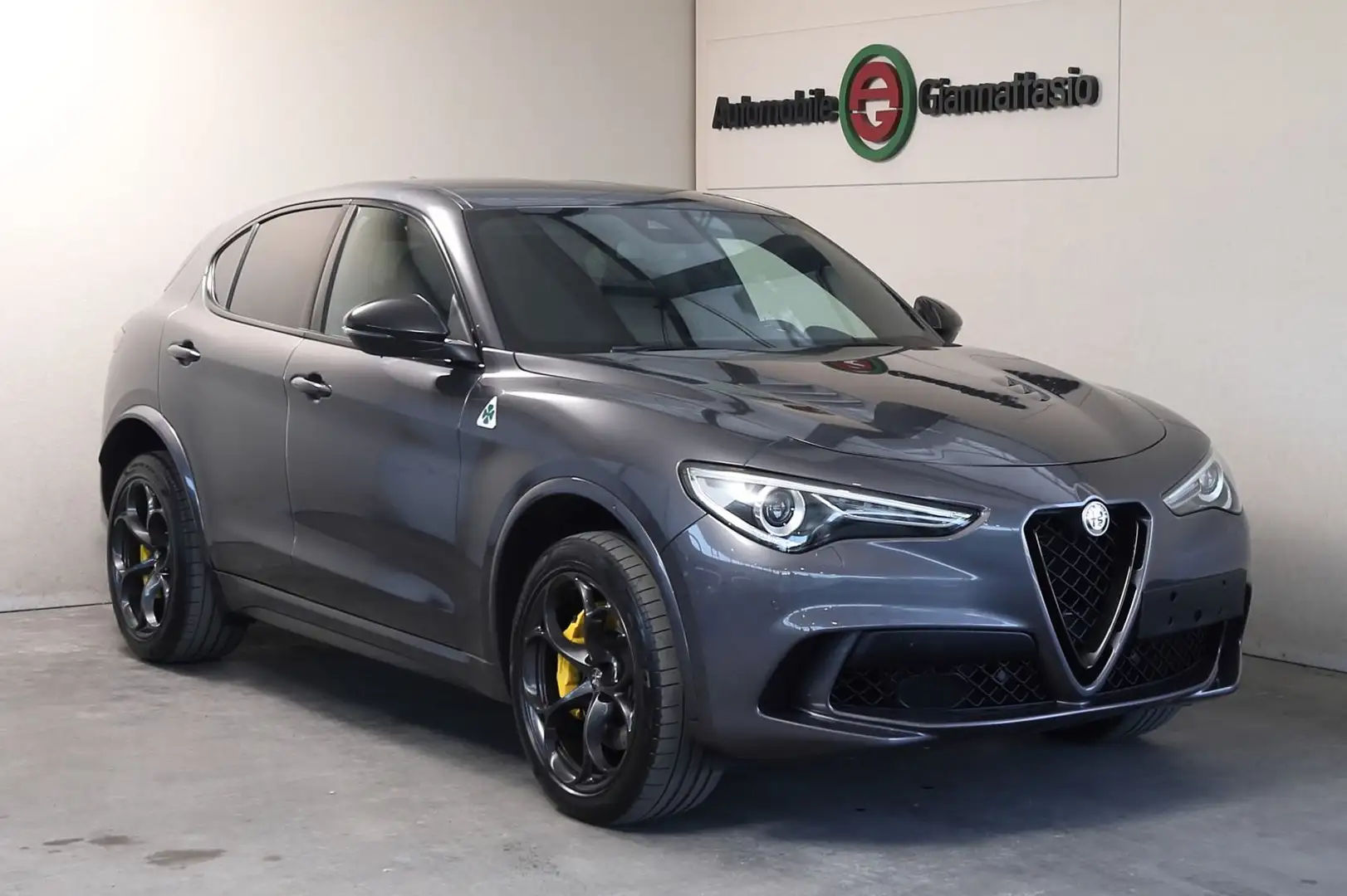Alfa Romeo Stelvio Quadrifoglio Q4 1.Hand*Top Zustand Grau - 2