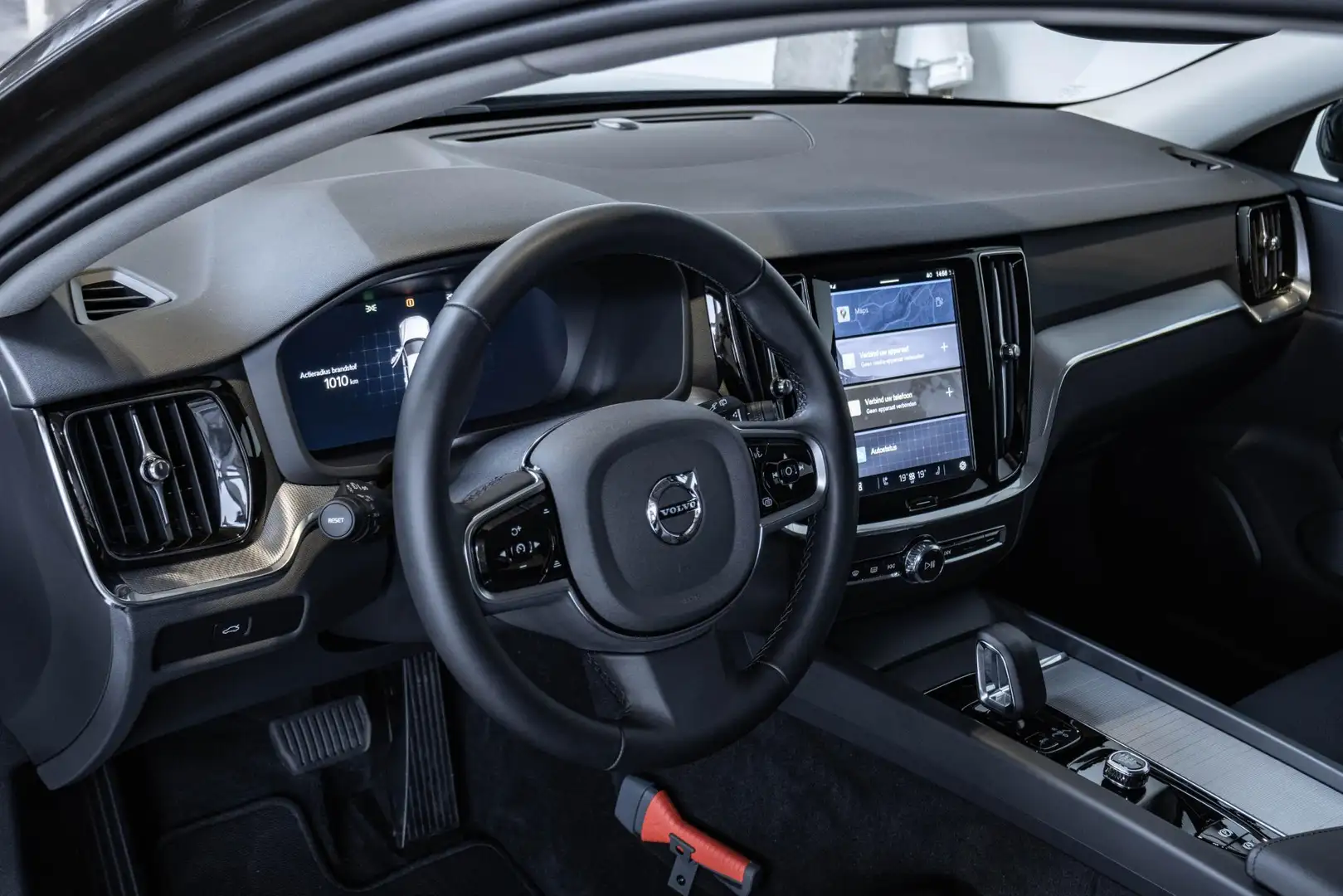 Volvo V60 B4 Plus Dark | Elektrisch verstelbare stoelen | Se Grau - 2