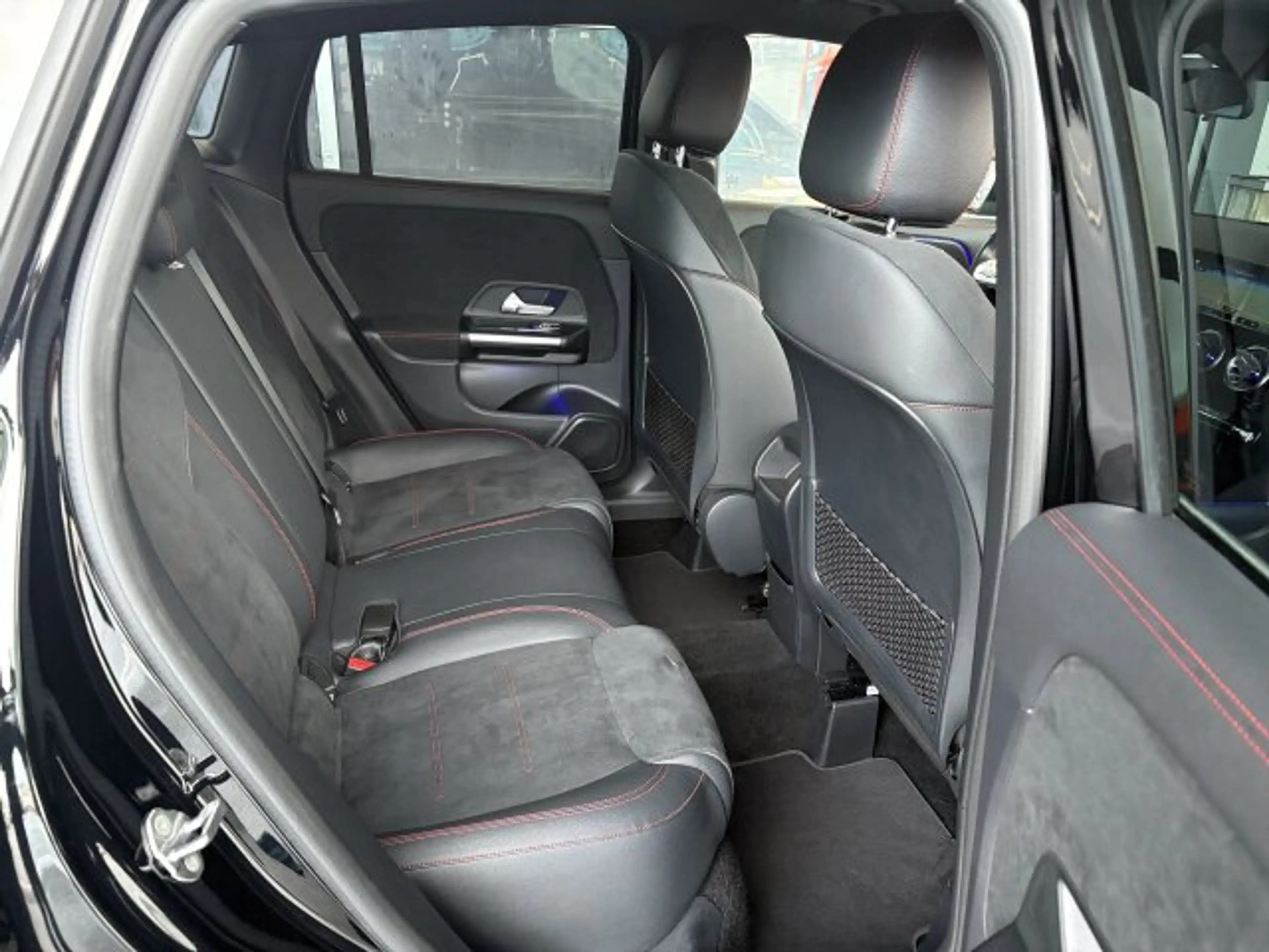 Mercedes-Benz GLA 200 GLA 200 AMG Advanced Plus LED Kamera KeylessGo — photo 11