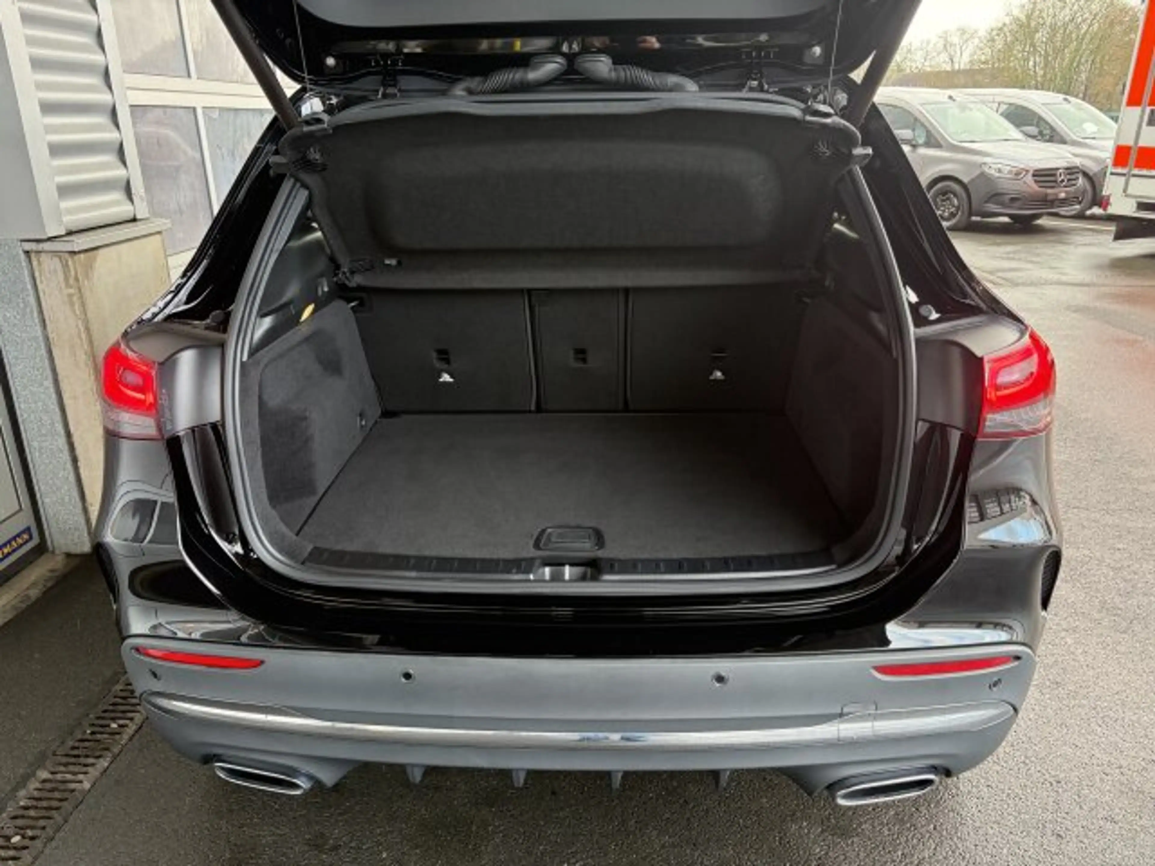 Mercedes-Benz GLA 200 GLA 200 AMG Advanced Plus LED Kamera KeylessGo — photo 8