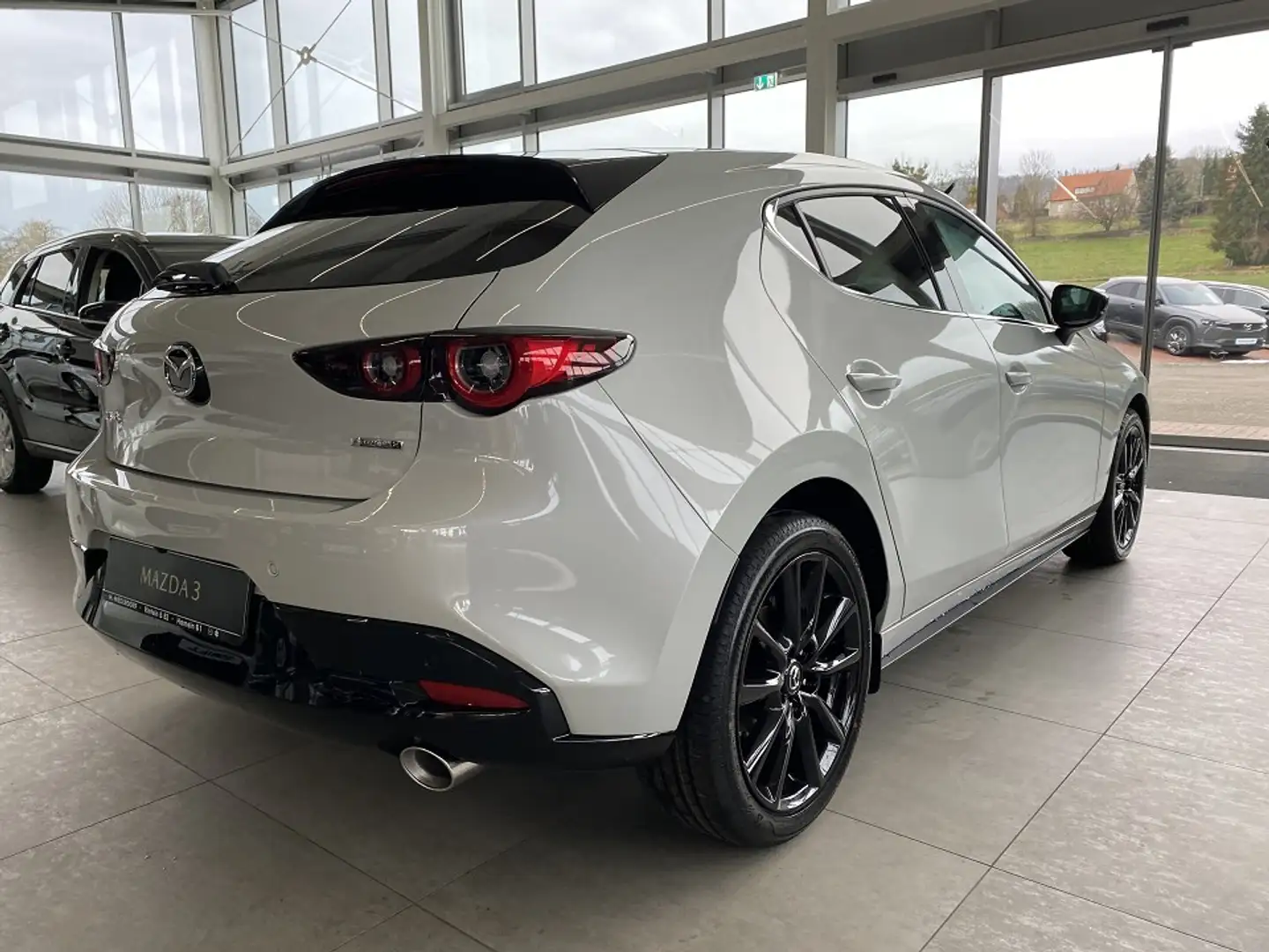 Mazda 3 2025 2.0 X Homura AUTOMATIK Qi, LED, SHZ, PDC, Ale Weiß - 2