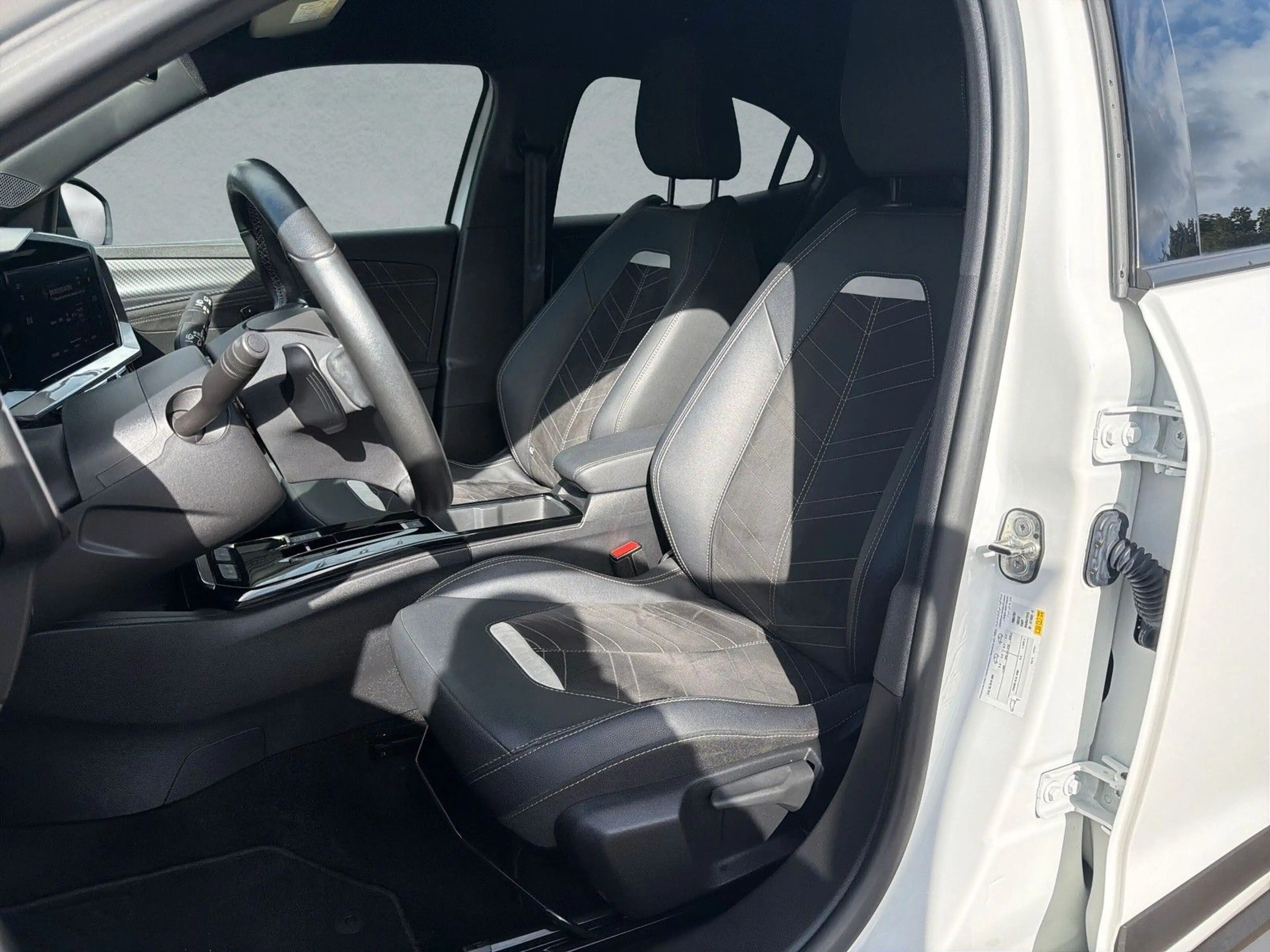 Opel Mokka Ultimate NAVI/MATRIX/180°RFK/LHZ/SHZ/ALCAN — photo 11