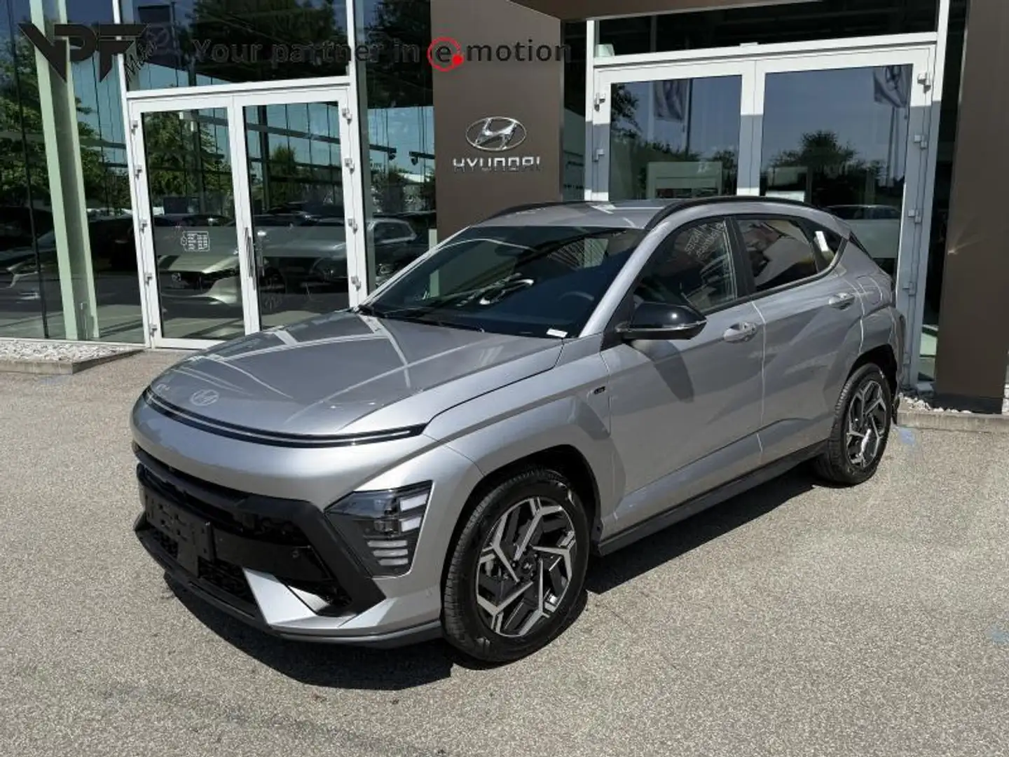 Hyundai KONA Shine N-line 170PK Full Option Grijs - 1