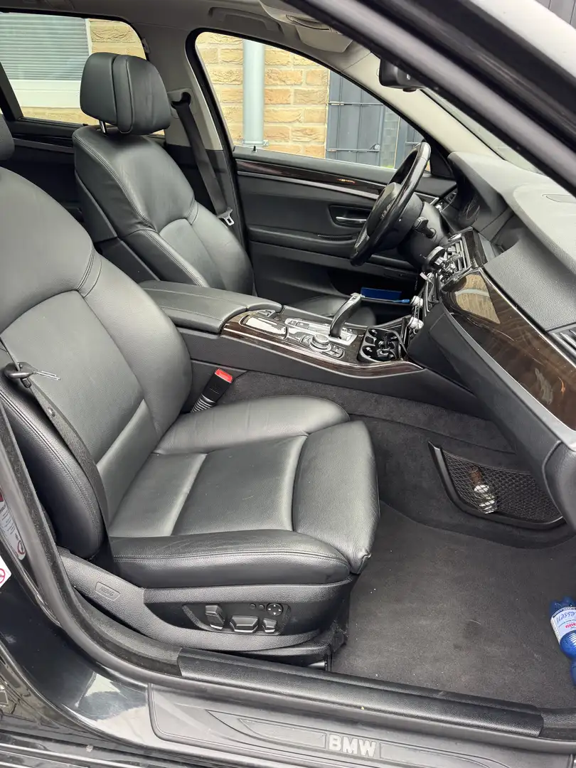 BMW 530 Schwarz - 2