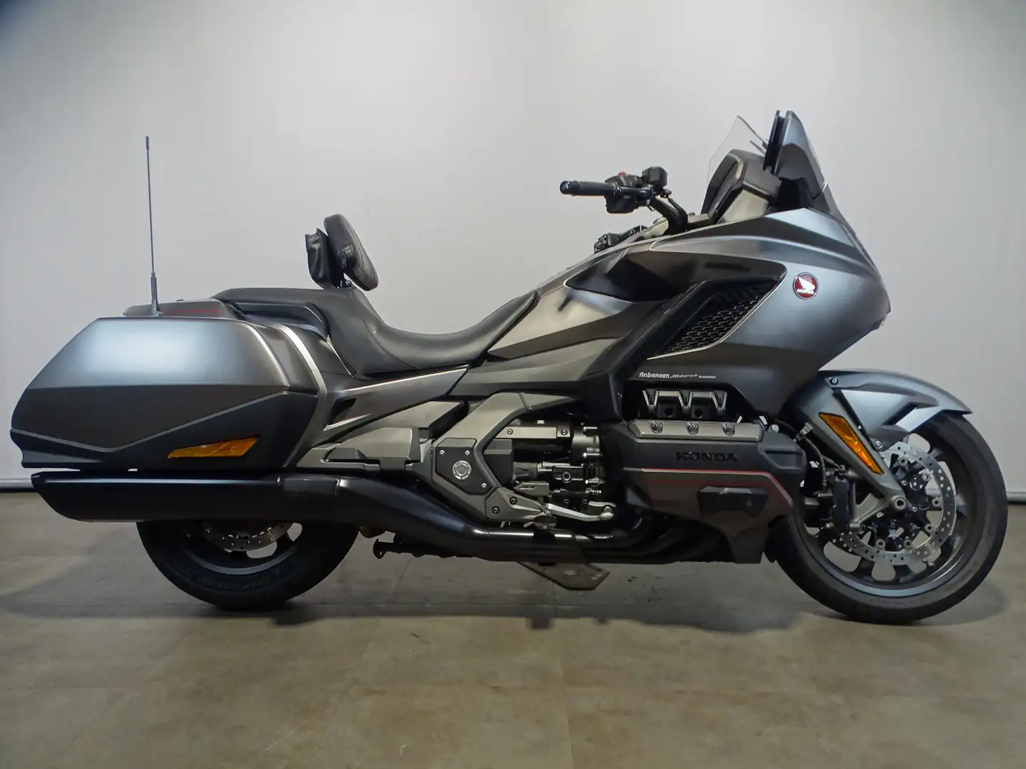 Honda GL 1800 BAGGER Gri - 1