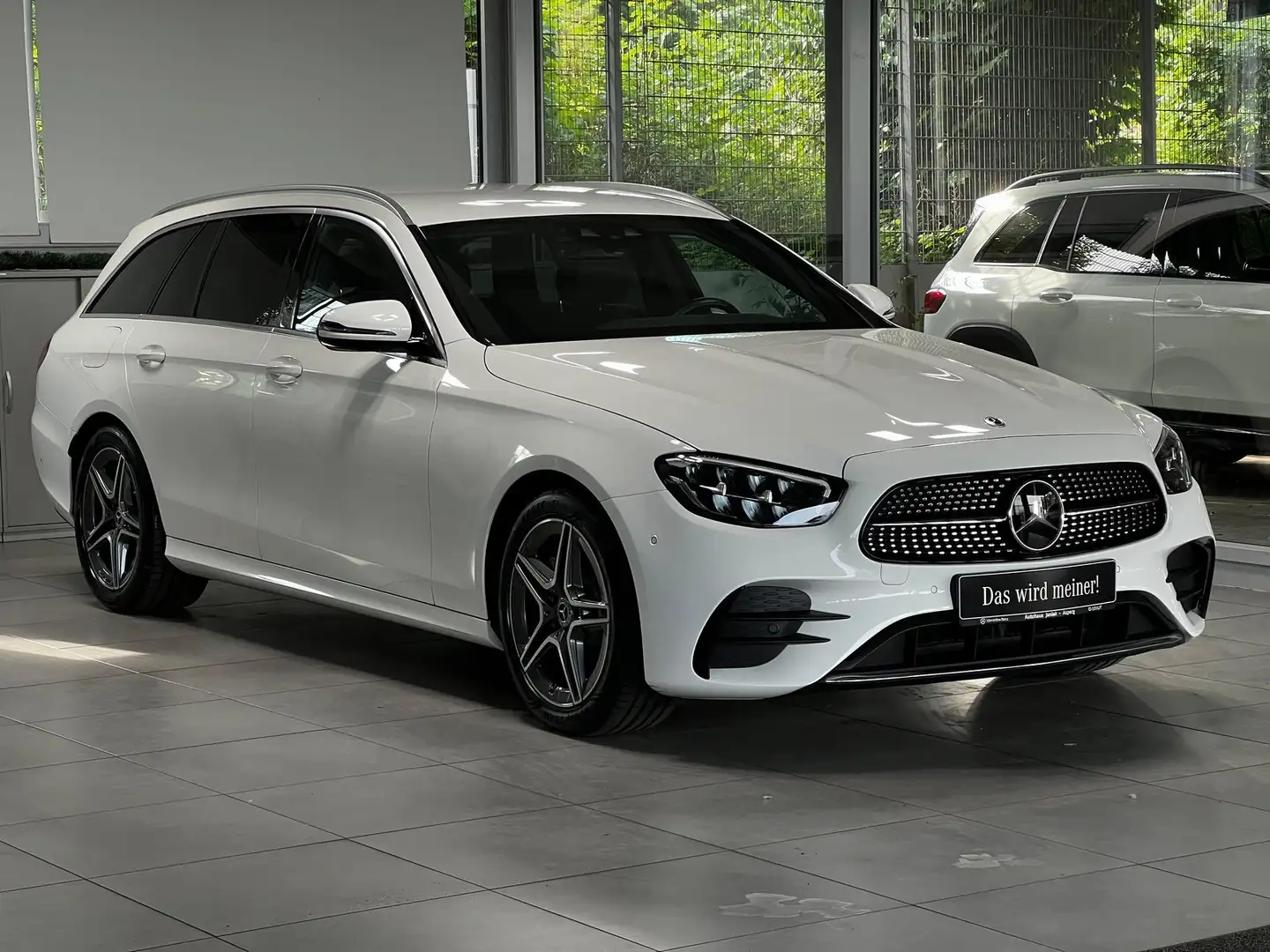Mercedes-Benz E 200 d T AMG-Line AHK DISTRONIC+LED+NAVI+PDC KAM Weiß - 2