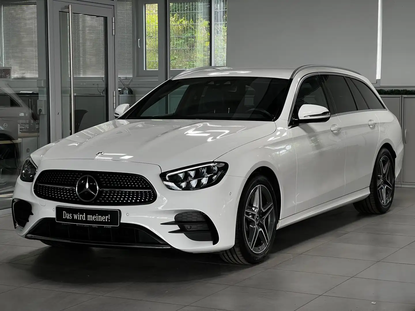 Mercedes-Benz E 200 d T AMG-Line AHK DISTRONIC+LED+NAVI+PDC KAM Weiß - 1