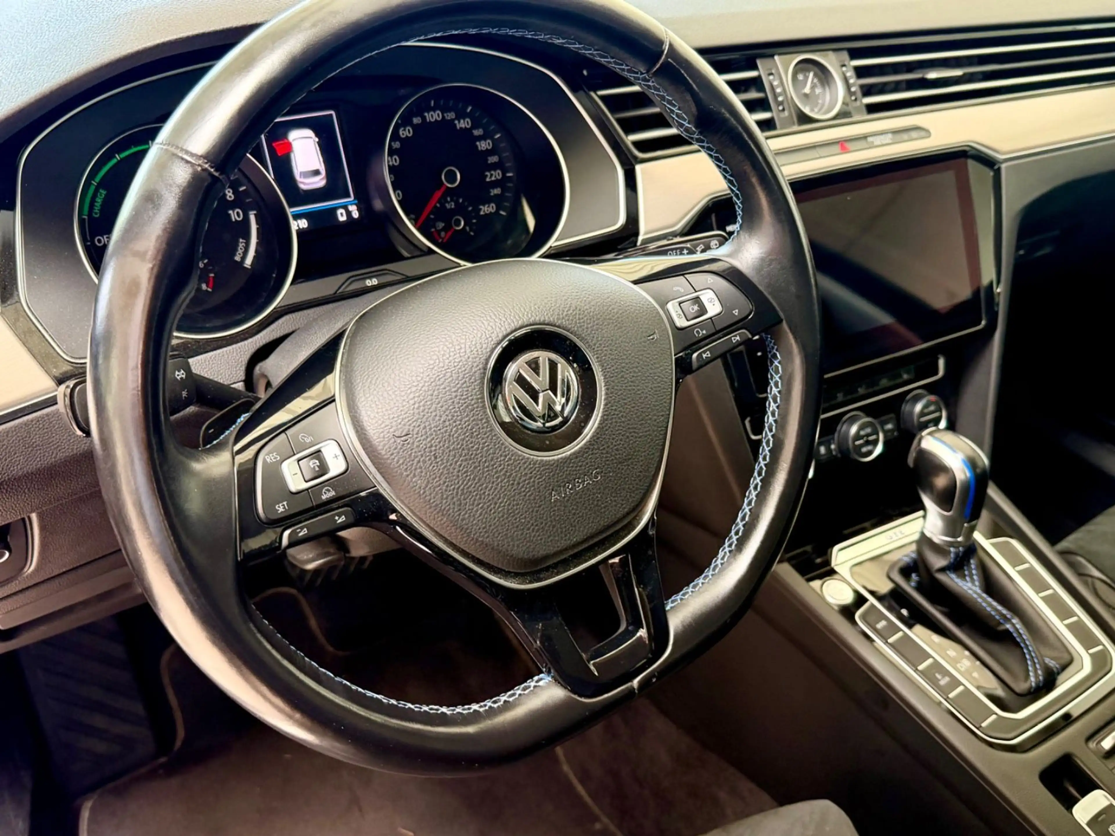 Volkswagen Passat Variant 1,4 GTE — photo 12