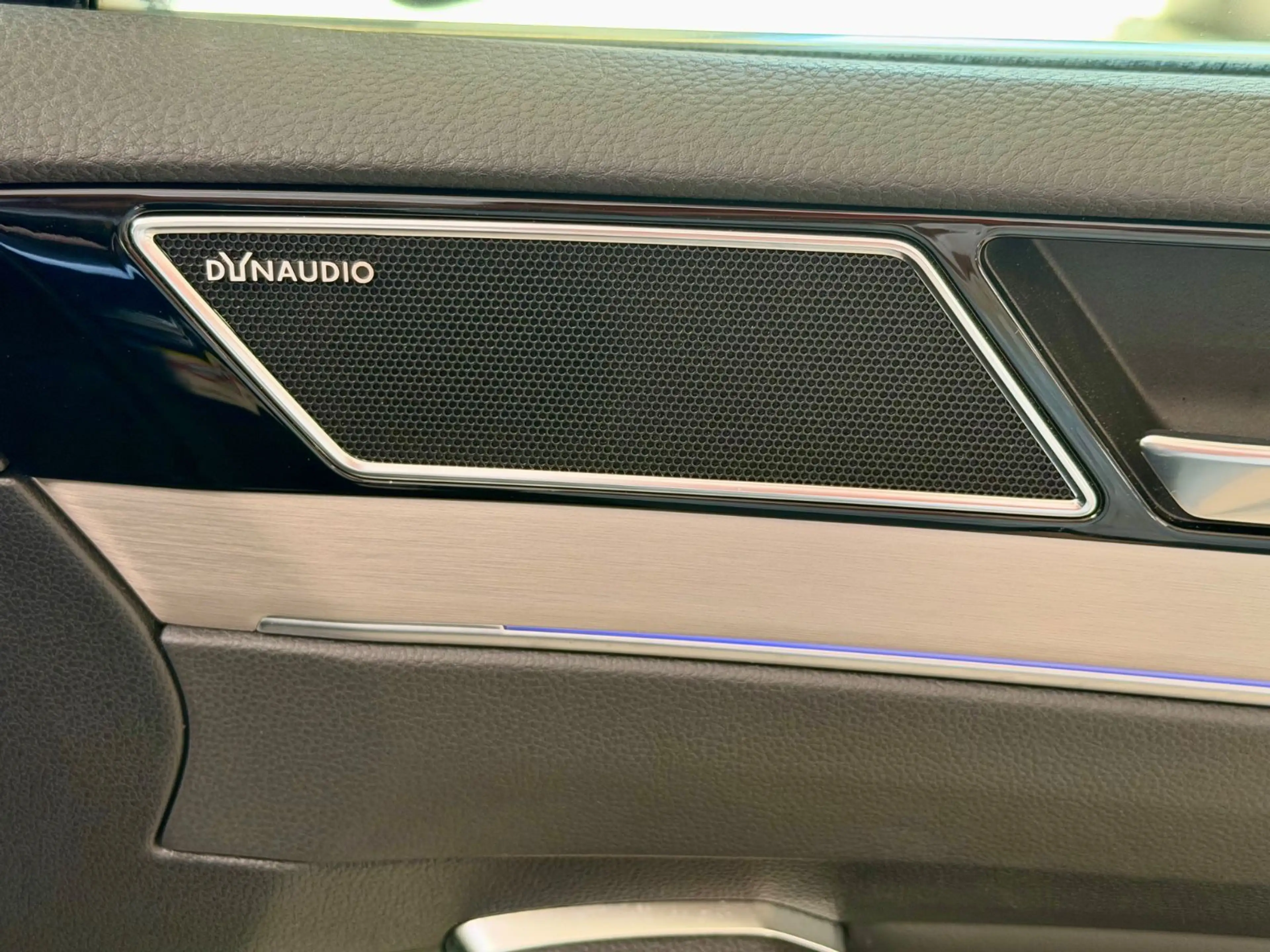 Volkswagen Passat Variant 1,4 GTE — photo 9