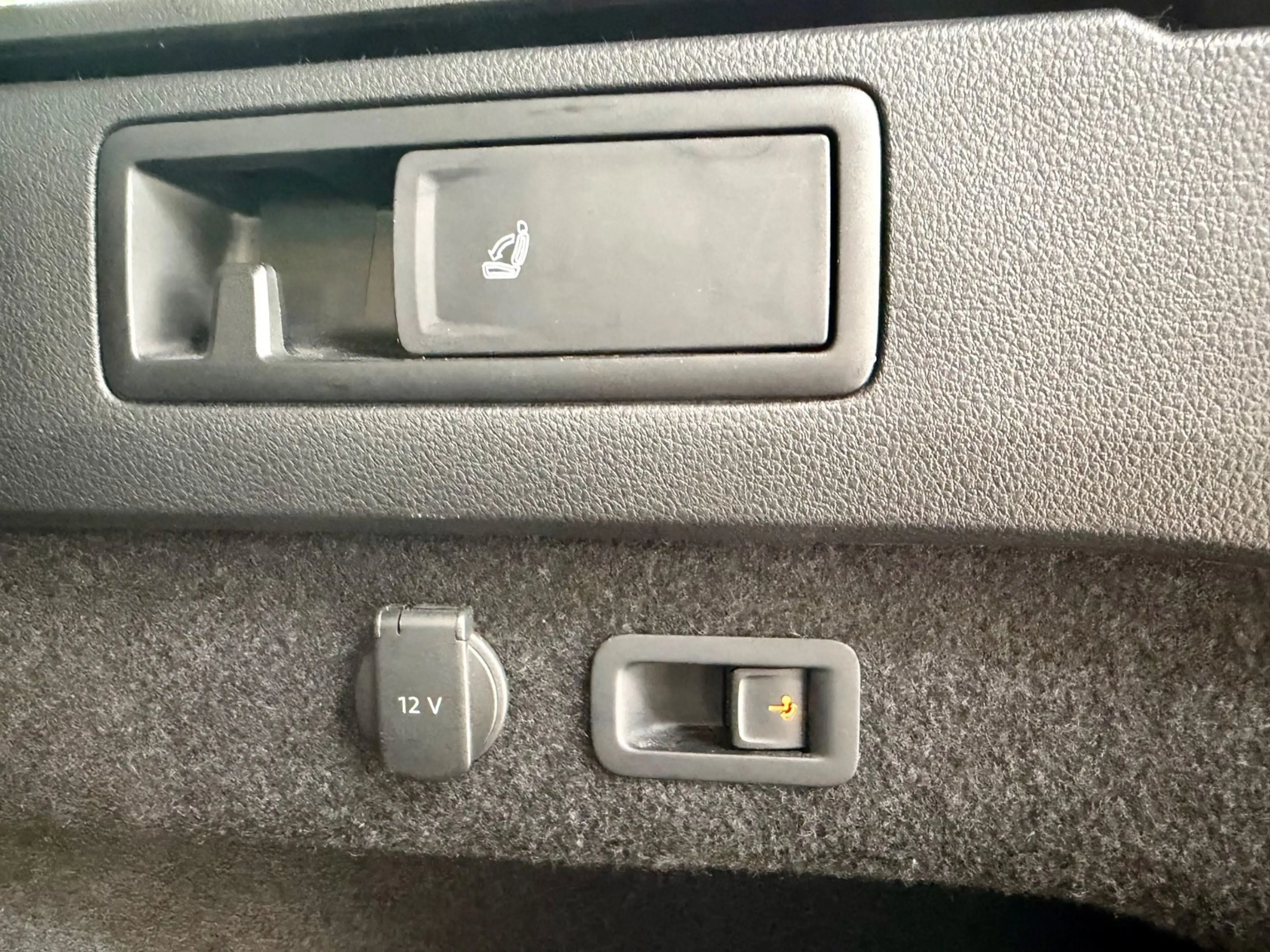 Volkswagen Passat Variant 1,4 GTE — photo 15
